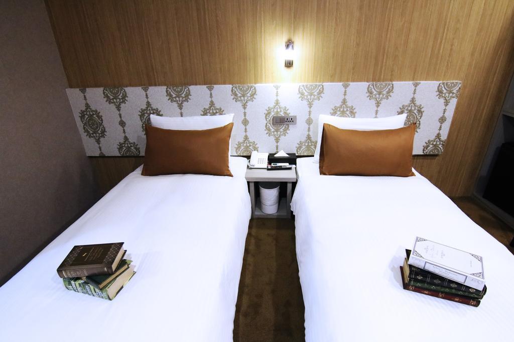 Ximen 101 - S Hotel Тайпей Екстериор снимка