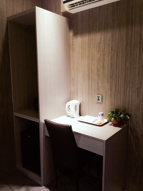 Ximen 101 - S Hotel Тайпей Екстериор снимка