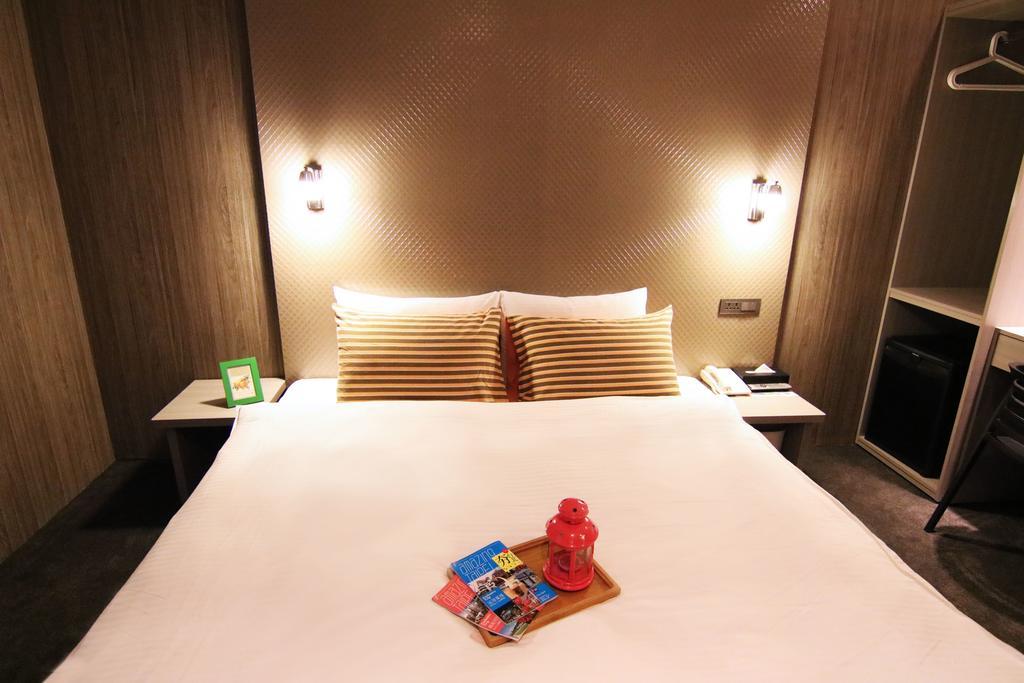Ximen 101 - S Hotel Тайпей Екстериор снимка