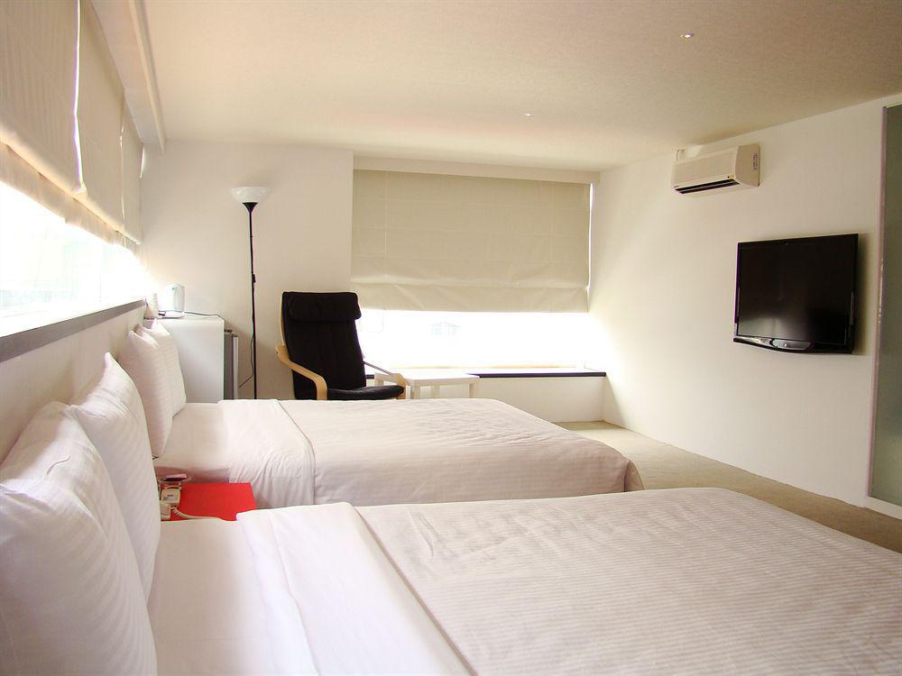 Ximen 101 - S Hotel Тайпей Екстериор снимка